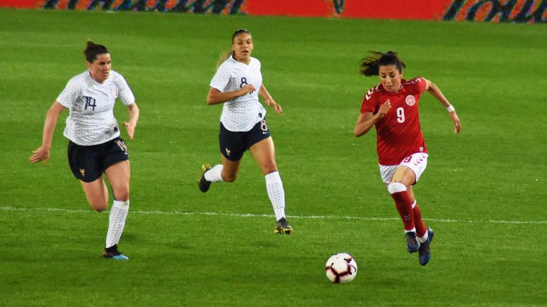 Nadia Nadim : « Ce qui nous rend humains est notre capacité à comprendre la souffrance des autres »