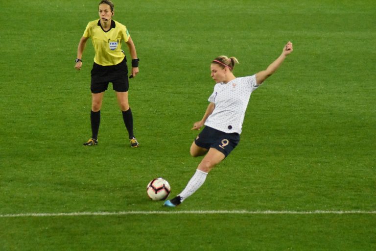 Eugénie Le Sommer meilleure buteuse de l’histoire des Bleues