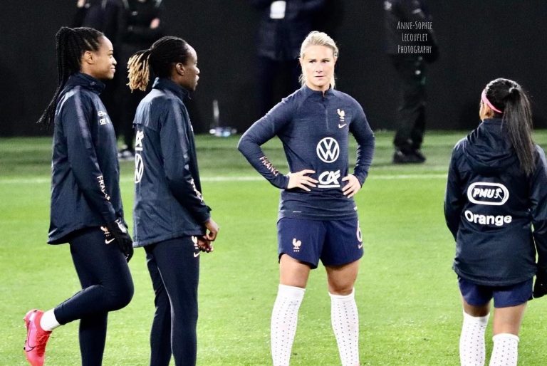 Amandine Henry-Bleues-Diacre-fronde-retour