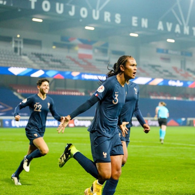 Wendie Renard des surfaces