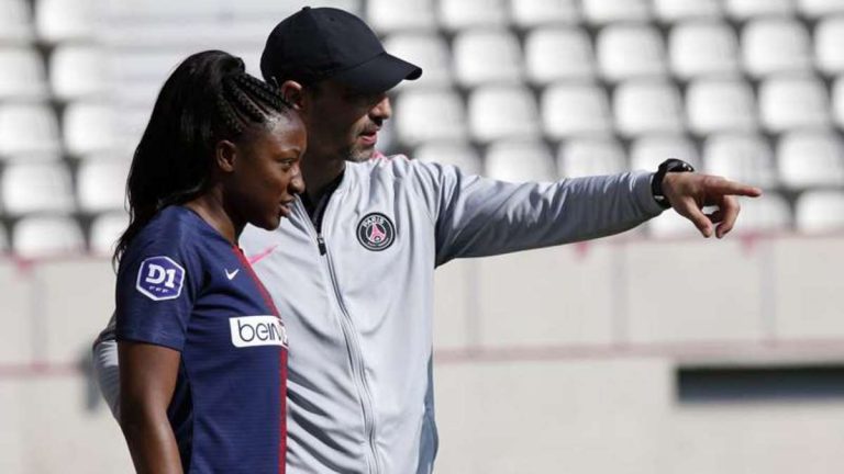 Olivier Echouafni était en conférence de presse après la défaite du PSG contre l'OL en Ligue des championnes mercredi 24 mars.