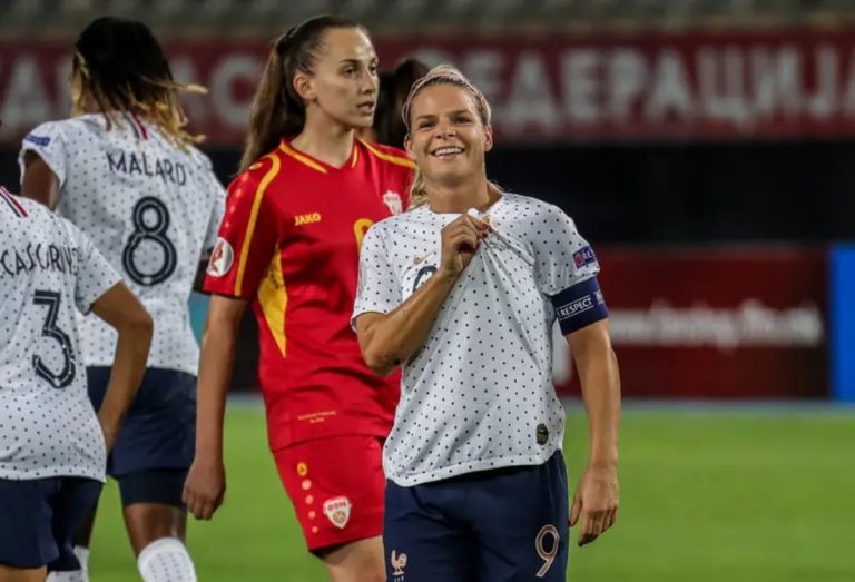 Eugénie Le Sommer est à Clairefontaine avec l'équipe de France