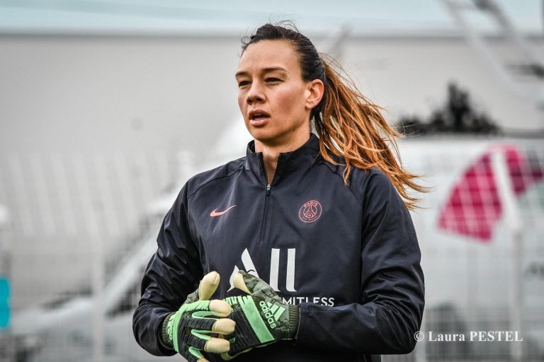 Christiane Endler après l'élimination du PSG à Barcelone en demi-finale de Ligue des championnes