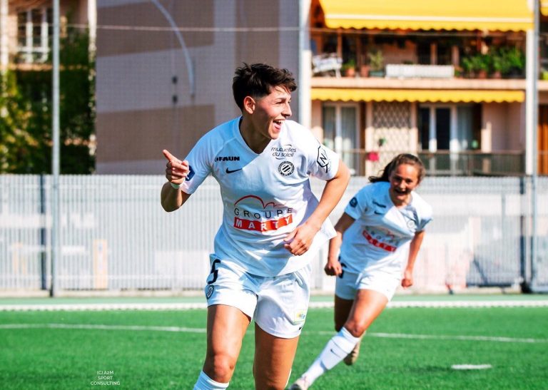 Elisa De Almeida avec le maillot de Montpellier.