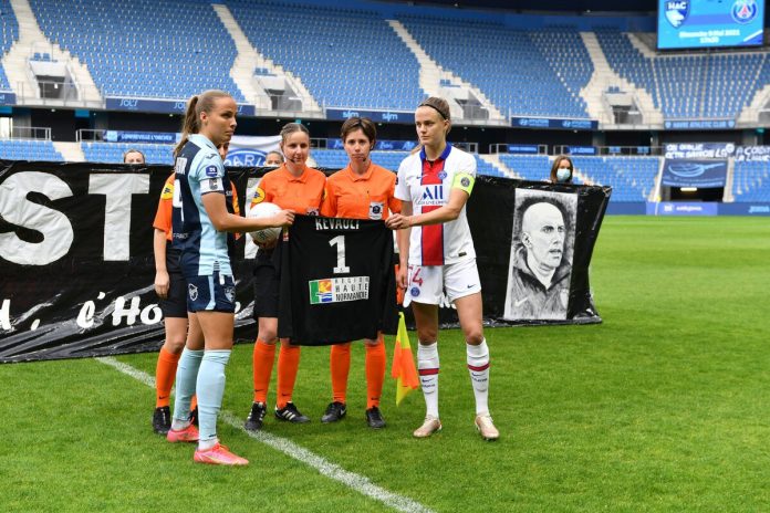 Les joueuses du Havre et du PSG ont rendu un bel hommage à Christophe Revault