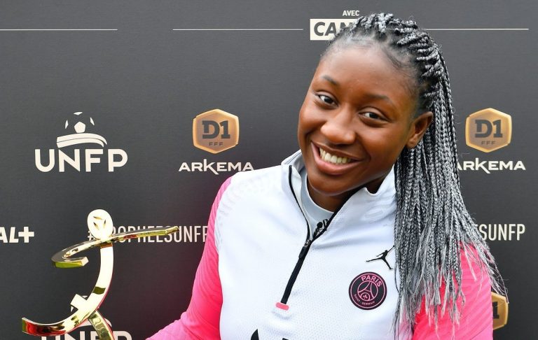 Kadidiatou Diani a obtenu le trophée UNFP de meilleure joueuse de la saison en D1