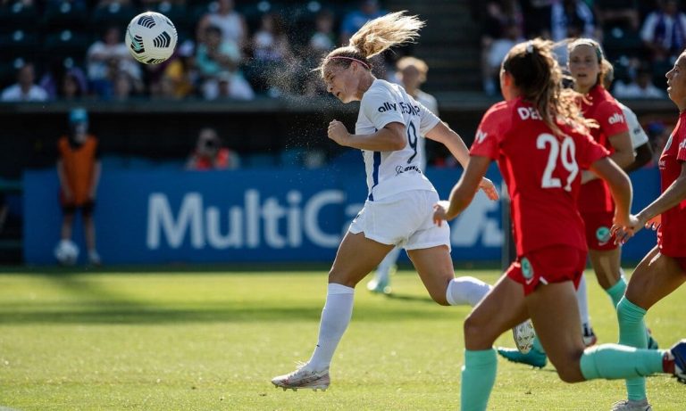 OL Reign en demies des playoffs grâce à Eugénie Le Sommer