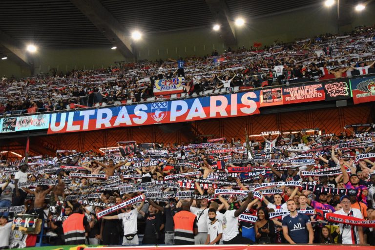 « Respecter la section féminine » la colère des ultras parisien lors de PSG – Rennes