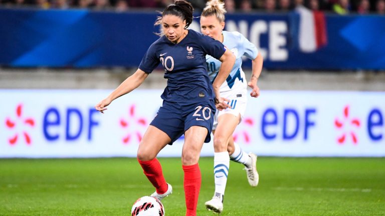 Delphine Cascarino contre la Slovénie avec la France