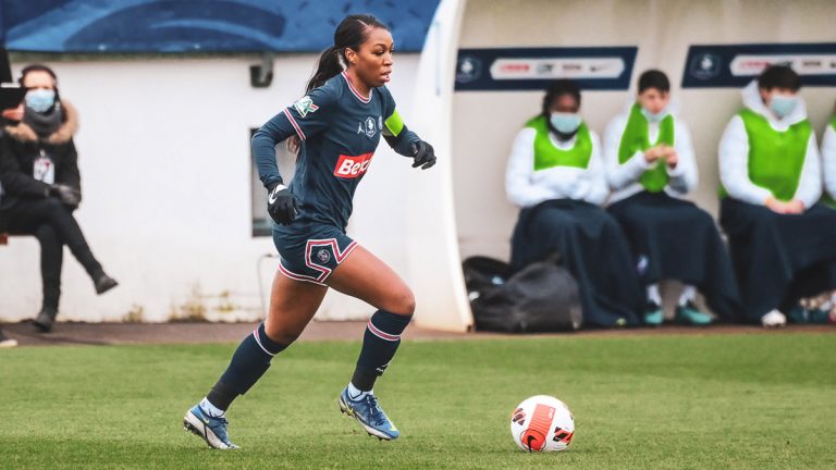 Geyoro (PSG) nommée au titre de joueuse de D1 par l'UNFP mais qui sera en finale de la Coupe