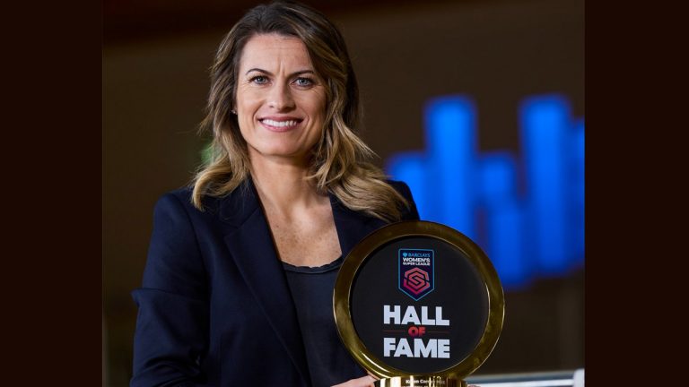 Karen Carney Hall of fame féminin féminine Womens super league