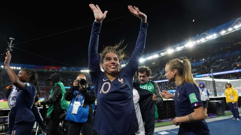 Amel Majri et l'équipe de France féminine, les Bleues