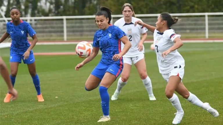 Score match Bleuettes foot féminin