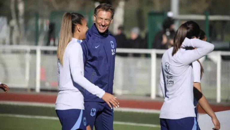 Hervé Renard sur l'égalité salariale dans le foot féminin.