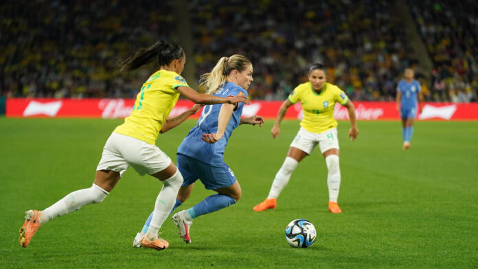 Notes Bleues après France Brésil en Mondial femmes.