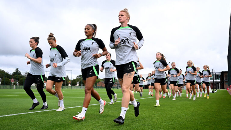 Liverpool féminin féminine