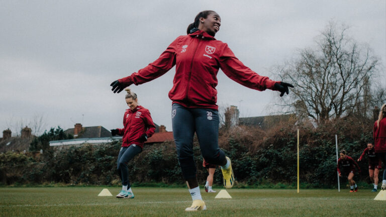 Asseyi féminin West Ham féminine