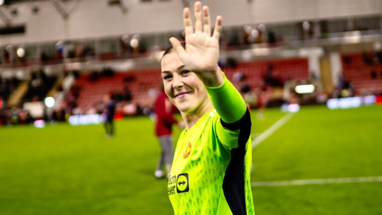 Mary Earps Manchester United féminin féminine PSG