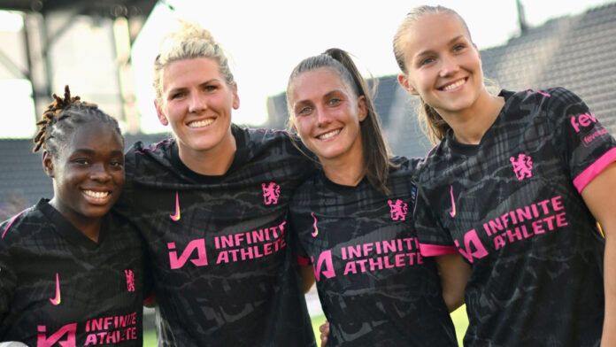 Chelsea Nike virgule logo campagne football féminin