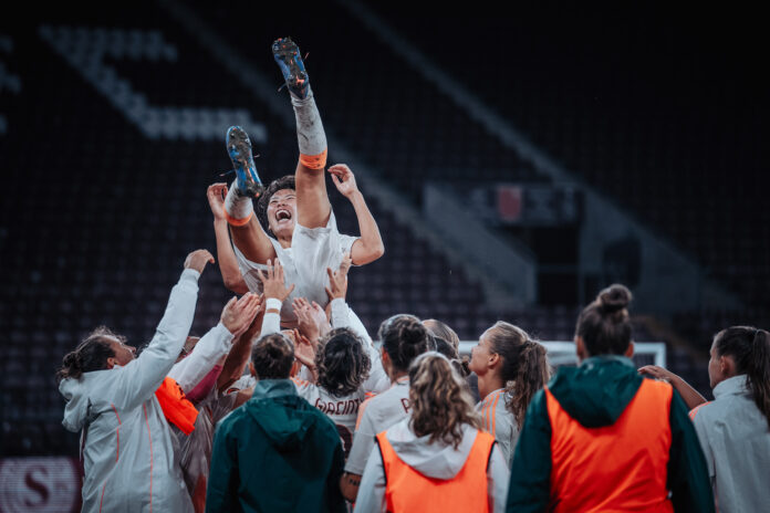 AS Roma célébrant la victoire en UWCL contre le Servette FCCF