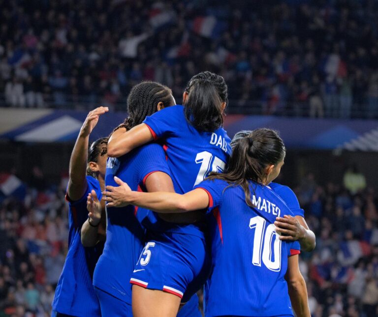 Un record de licences mais des progrès à confirmer : les chiffres du football féminin français