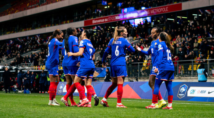 France Top Flops Islande Féminine