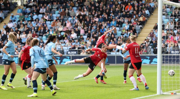 Manchester United FA Cup coupe Angleterre Man City Red Devils féminine féminin