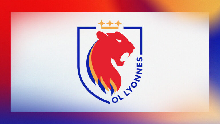 Le nouveau logo de l'OL féminin rebaptisé OL Lyonnes, met en scène une lionne rugissante, couronnée, avec un design mêlant courbes féminines et lignes acérées. Il conserve les couleurs historiques rouge et bleu, enrichies d’un jaune doré symbolisant l’excellence, la chaleur et l’énergie.