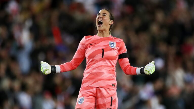 Mary Earps Manchester PSG Angleterre féminin féminine