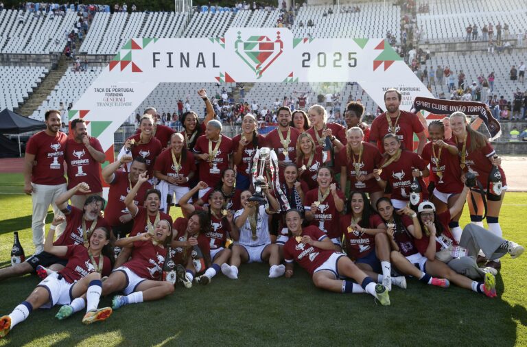 L'équipe de Torreence qui a remporté sa première Coupe du Portugal féminine en 2025