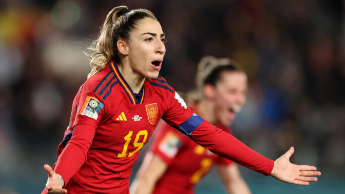 Carmona Espagne Cinq féminines