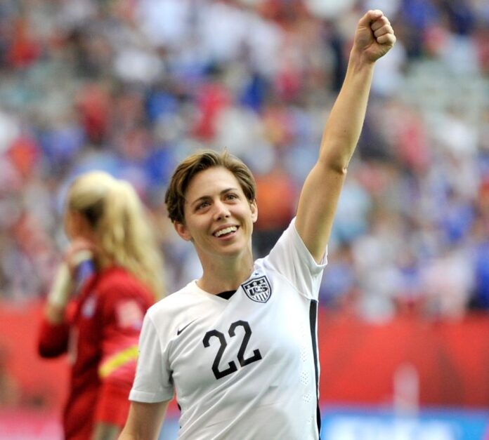 Meghan Klingenberg Etats-Unis (USWNT) heureuse après avoir remporté la Coupe de Monde 2015