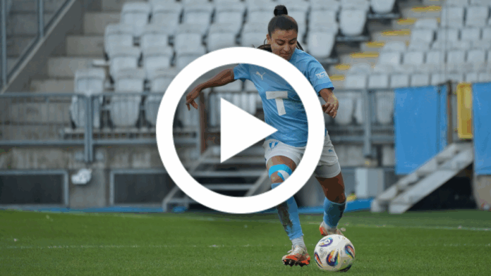 Inès Belloumou inscrit son premier but pour Malmö FF lors de son match d'adieu.