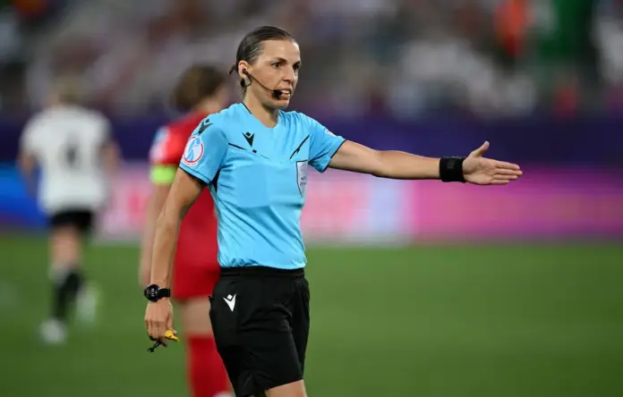 Stéphanie Frappart élue arbitre principale de la final de l'Euro 2025