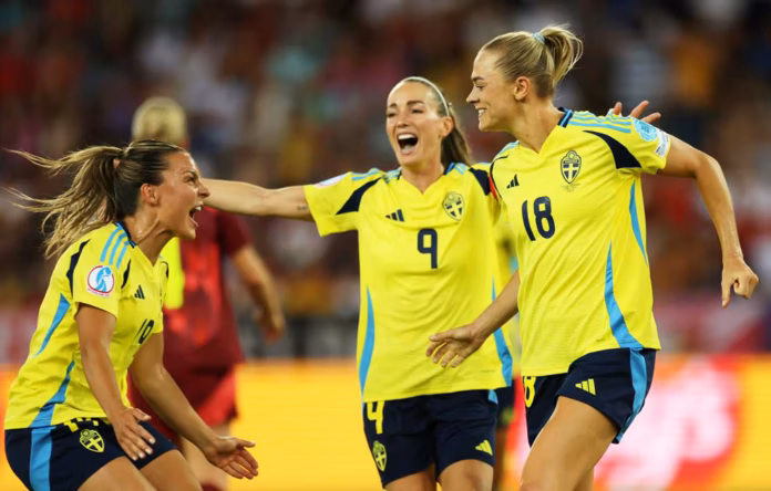 Euro 2025 Victoire de la Suède face à l'Allemagne dans le groupe C. On voit la joie des joueuses après le 3e buts inscrit par la Suède. Match terminé par 4-1.