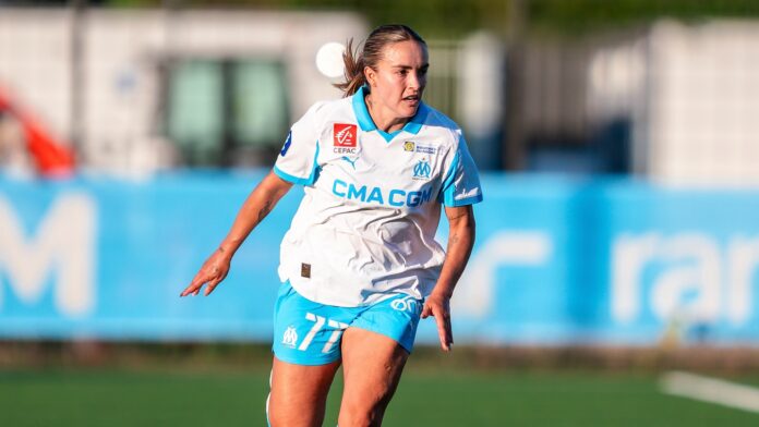 OM féminine féminin