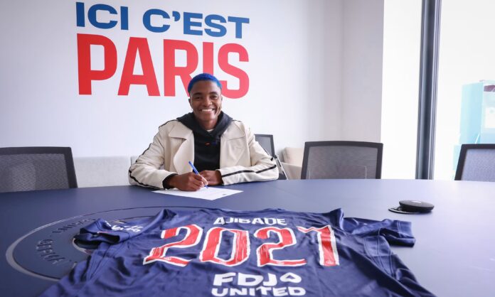 Rasheedat Ajibade signe au PSG