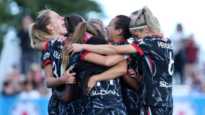 La joie des joueuses de Chicago suite à la large victoire du poucet Chicago Stars face à Orlando Pride en NWSL 2025