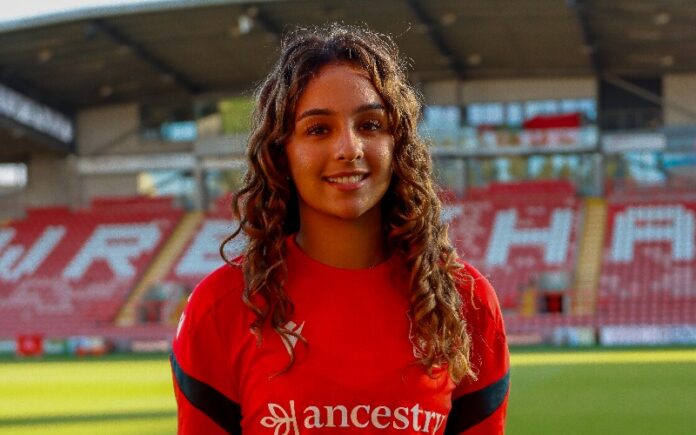 Mahmood Pakistan Wrexham football féminin