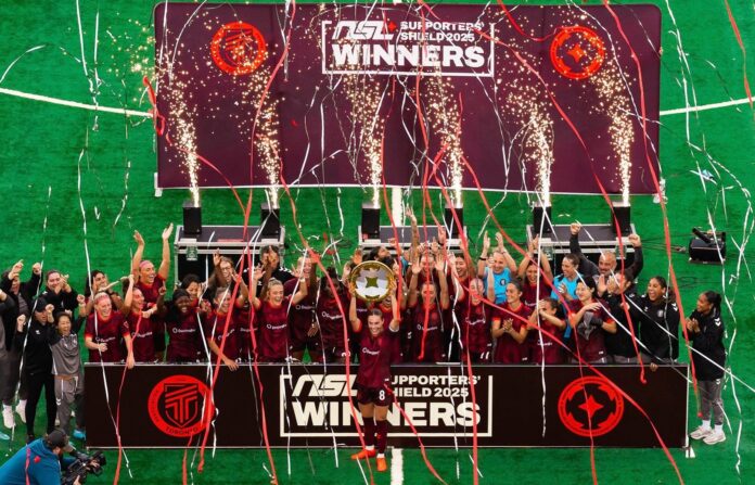 AFC Toronto champion 2025-26 de la NSL Supporters' Shield