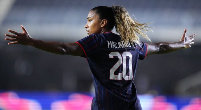 Macario Etats-Unis USA féminine féminin féminines