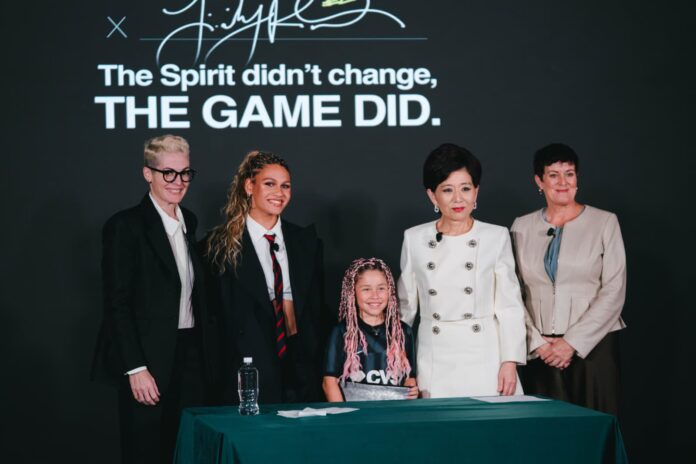 La joueuse de football, Trinity Rodman signe un contrat historique avec Washington Spirit.