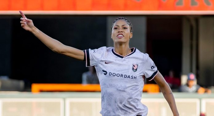 Angel city jonsdottir féminin féminin