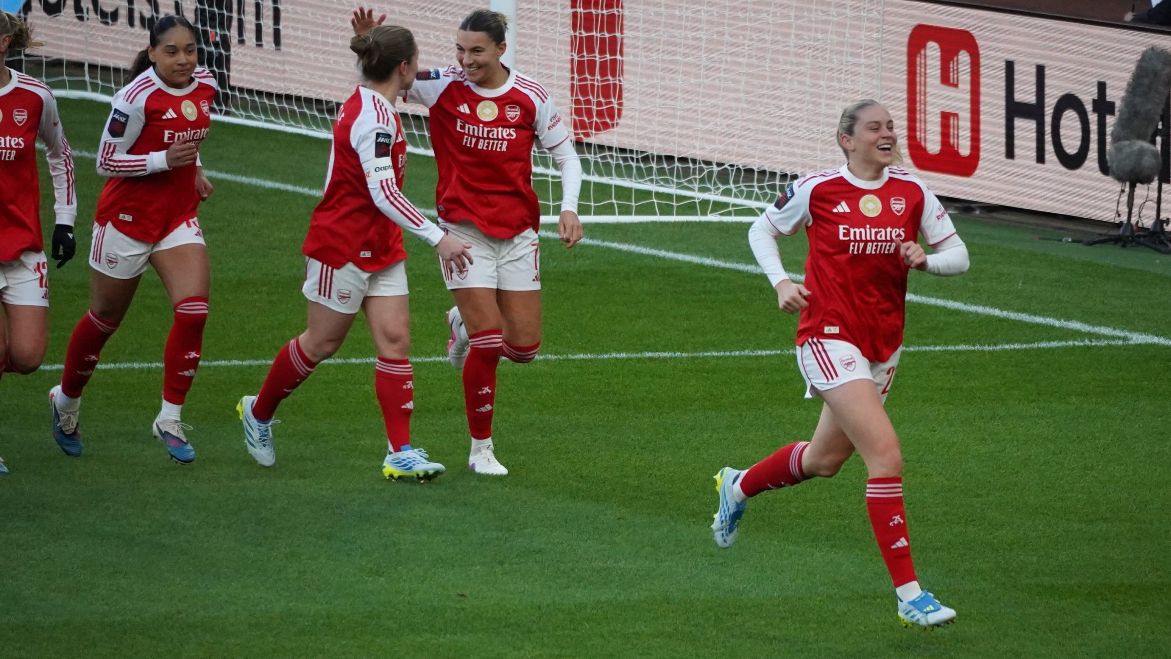 Avant le quart retour, Arsenal s’offre le derby contre Tottenham grâce à une Russo 5 étoiles