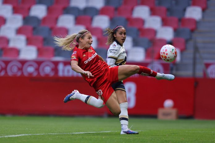 Eugénie Le Sommer, Toluca-Pumas, J11 Liga MX Clausura