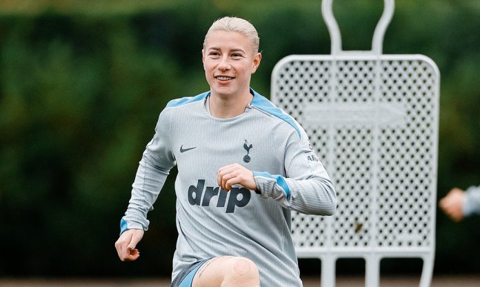 Beth England féminine féminin Tottenham WSL