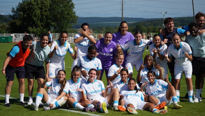 OM Féminin féminine D3